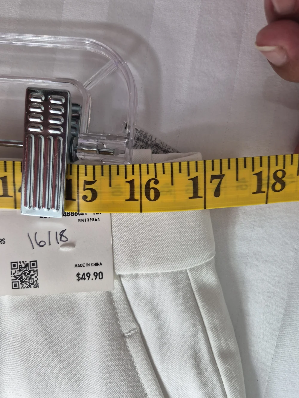 XL Uniqlo Cream Wide-Leg Dress Pants